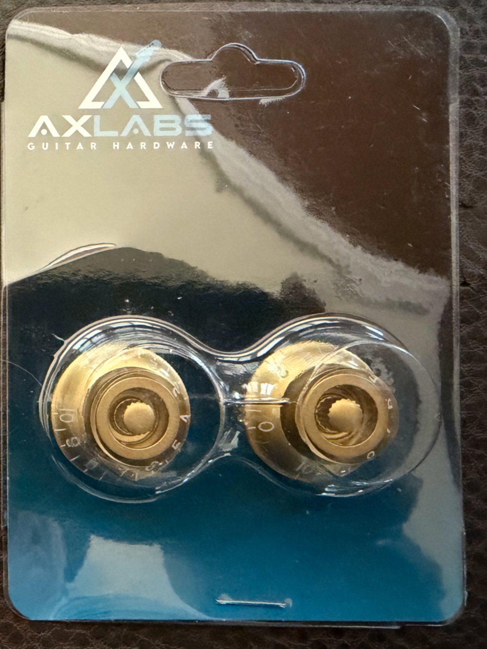 NWT AX Labs “Worn Look” Gold Lefty Guitar Control Knobs. 2 knobs per pak
